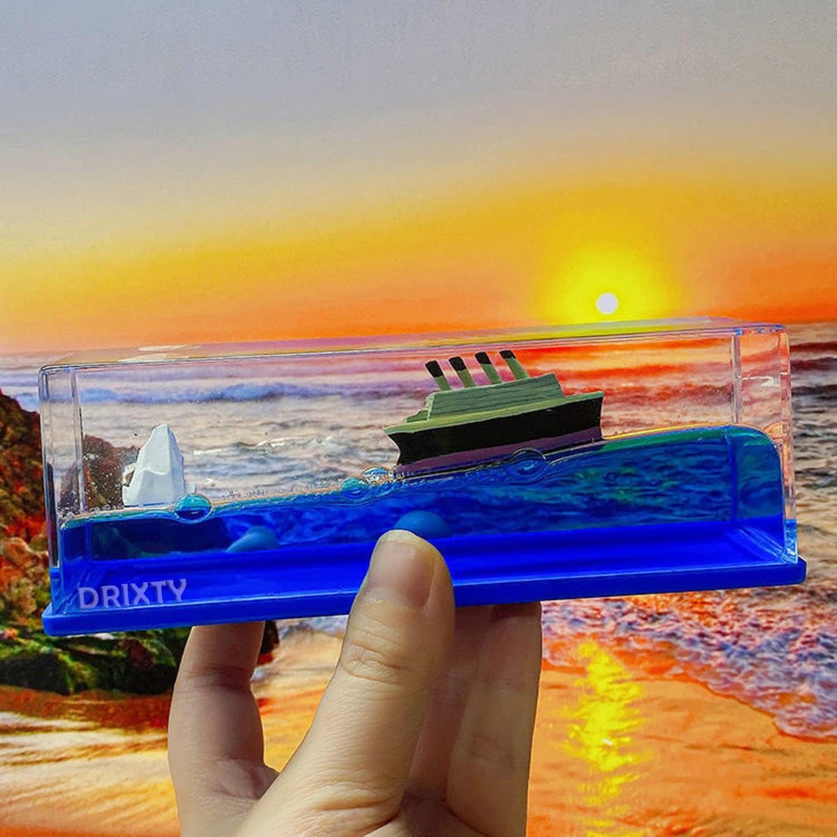 Titanic Floating Wave Liquid Paperweight – Desk Toy & Home Decor